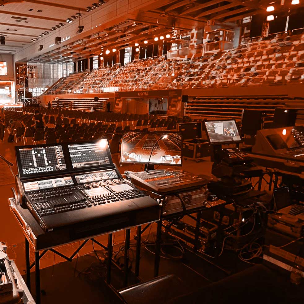 Impianto service audio video e luci professionale per evento aziendale o spettacolo